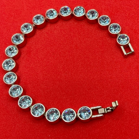 Touchstone Crystal Aquamarine Ice Bracelet - Picture 6 of 8